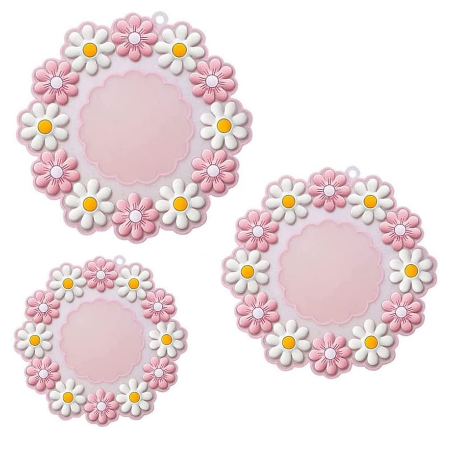 WE-CEF Silicone Coasters 3 in 1 Cute Daisy Silicone Trivet Table Mat Anti-Skid Coffee Cup Coaster Kitchen Tool Placemat Insulated pad Protect Furniture from Damage (Pink (Large-Medium-Small))