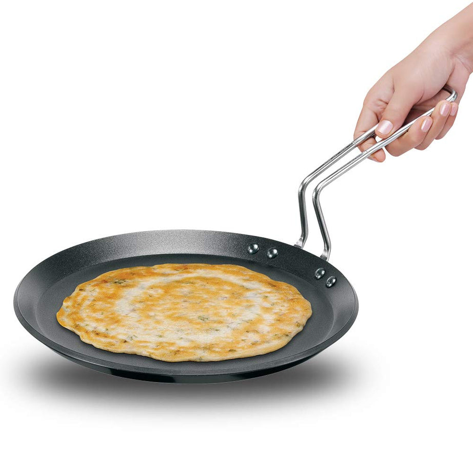 Hawkins Futura 26 cm Flat Tava, Non Stick Tawa with Stainless Steel Handle, Induction Tawa with Rim, Pancake Pan, Flat Pan, Black (INFT26)