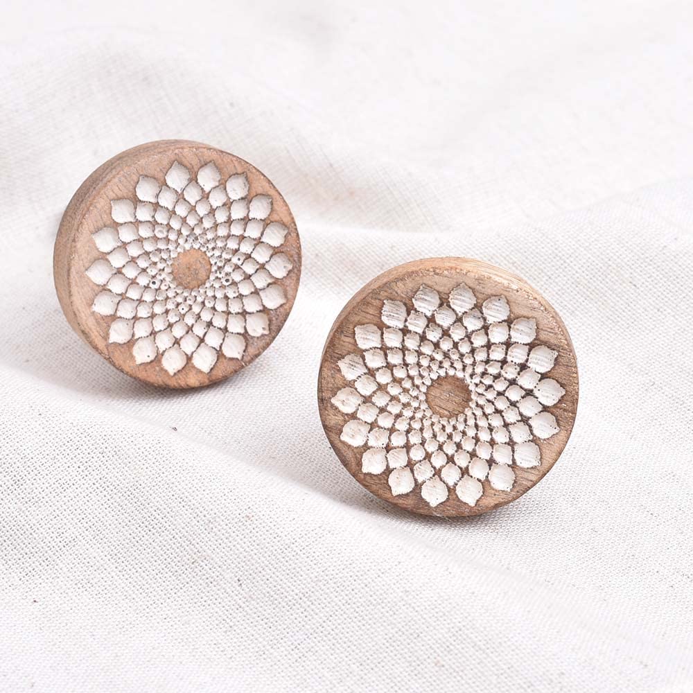 IndianShelf 2 Piece Brown White Drawer Knobs Dresser Knobs Decorative Wooden Cabinet Knobs Boho Drawer Pulls Unique Wood Kitchen Handles Modern Door Hardware