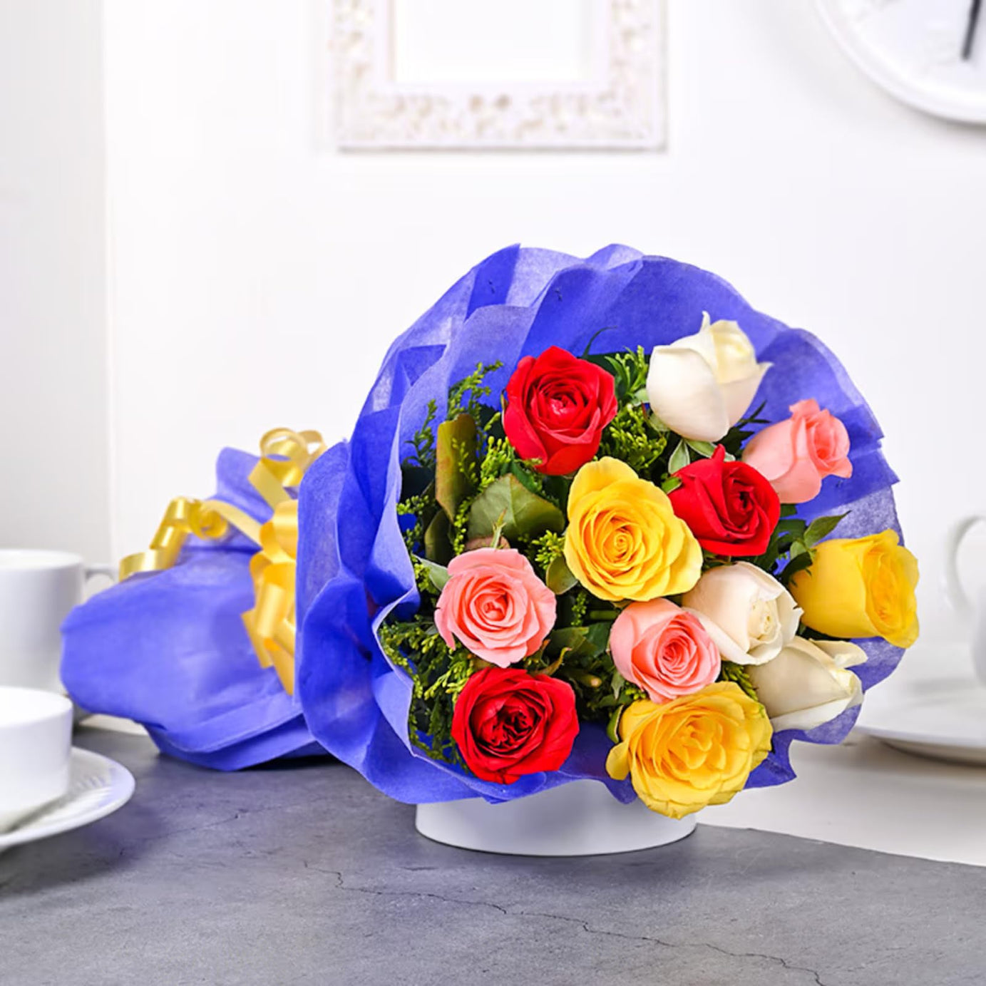 FlowerAura Fresh Live Flower Bouquet of 10 Mix Rose Flowers For Birthday Gift, Anniversary Gift, Wedding Gift, Congratulations Gift & Gift For Special Occasions (Same Day Delivery)