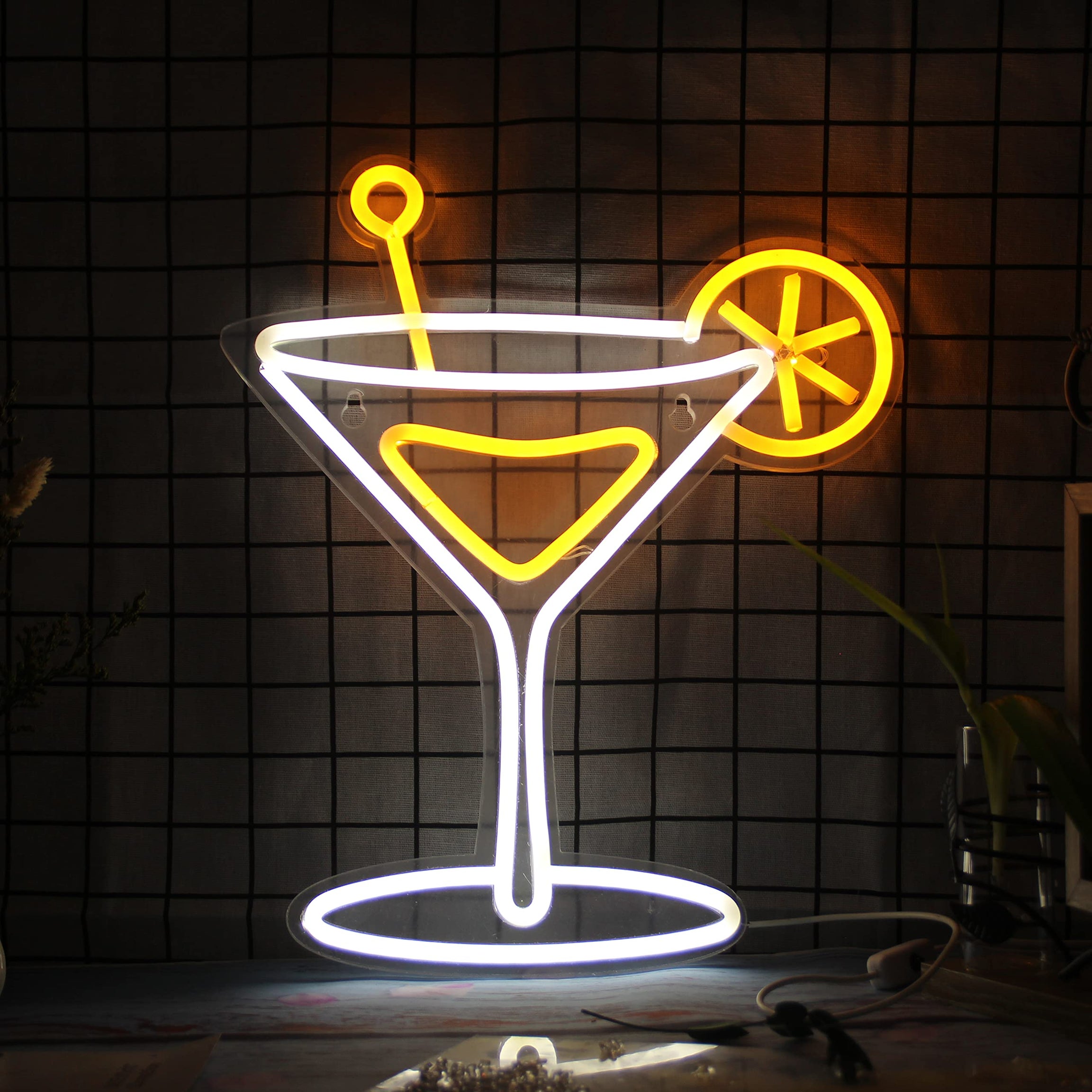 GUAN-O Cocktail Glass Neon Signs LED Lights usb acrylic Cool neon signs for bedroom Wall decor Bar Restaurant Nightclub Valentine's Day Birthday Party 13.2"x15.7"( White & Yellow)