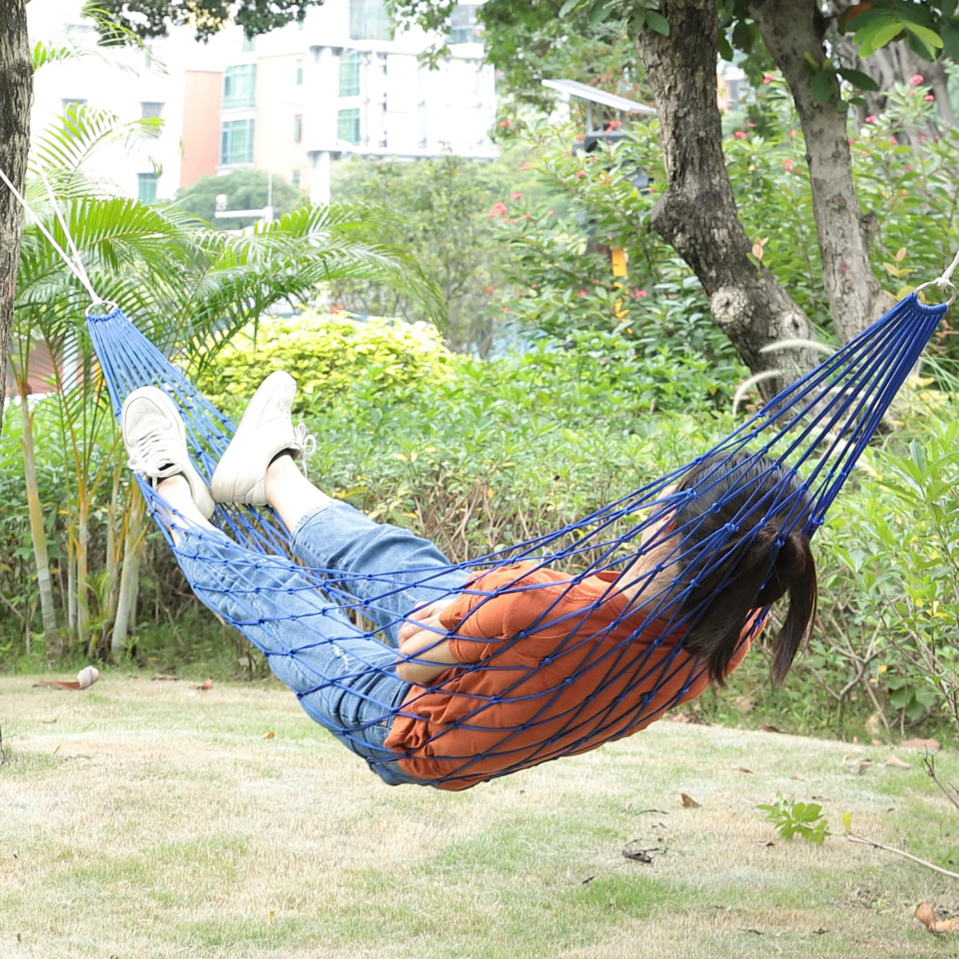 Kuber Industries Nylon Rope Travel Hammock |Garden Hammock Swing for Adults|100 KG Load Bearing Capicity|Including 2 Rope, 1 Bag (Blue)