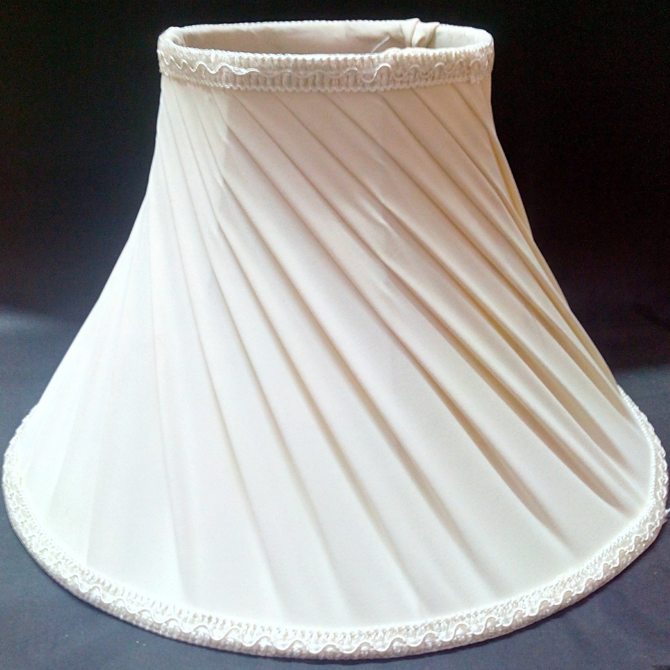 Rdc Round Slanting Pleated Cream with Lace Border Lamp Shade (12 Inches, Cream)